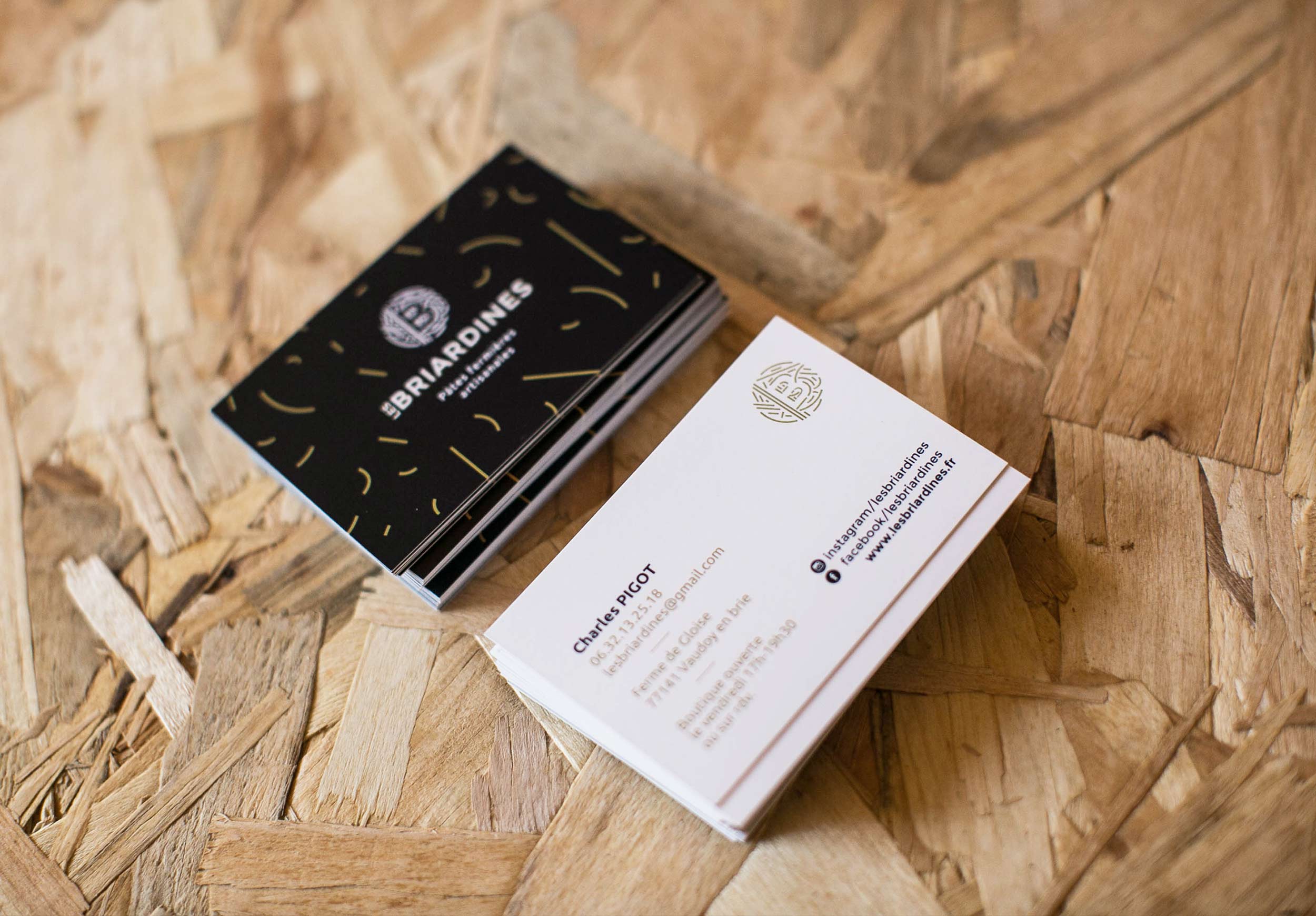 Carte de visites exemples réalisés par le graphiste freelance Arzuman